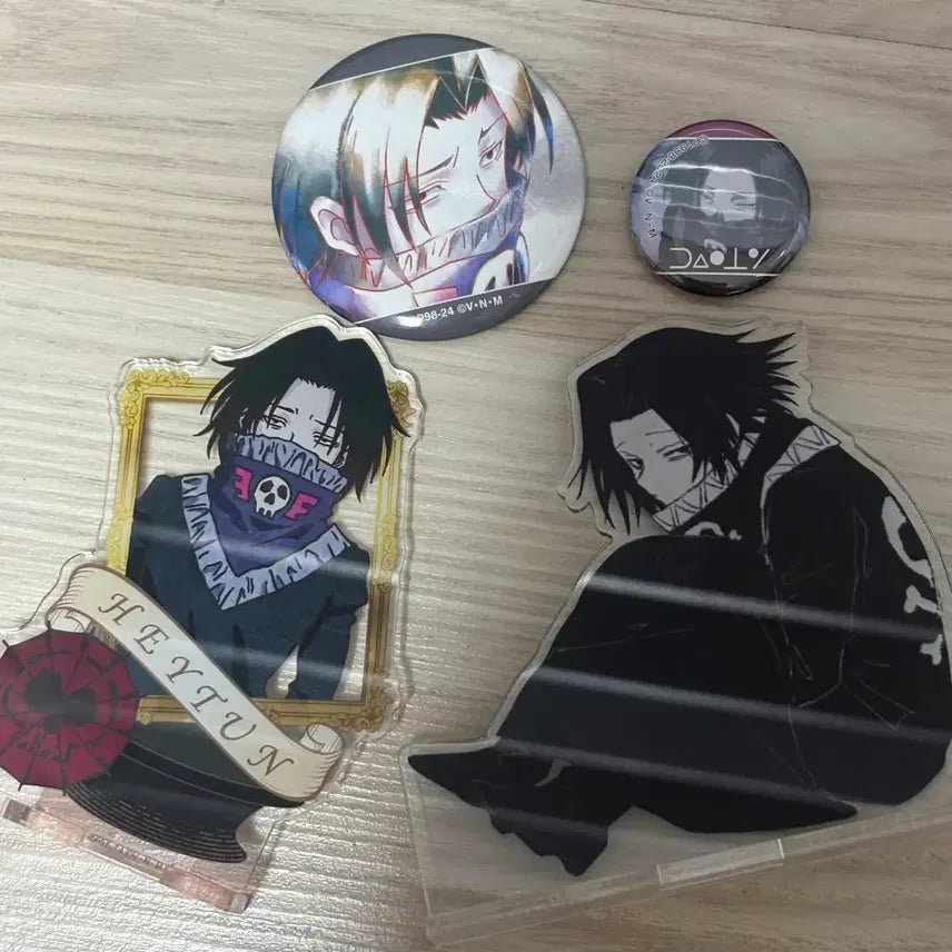 [BUNJANG] Hunter x Hunter Feitan Acrylic Stand &amp; Badge Bundle / 헌터헌터 페이탄 아크릴+뱃지 일괄