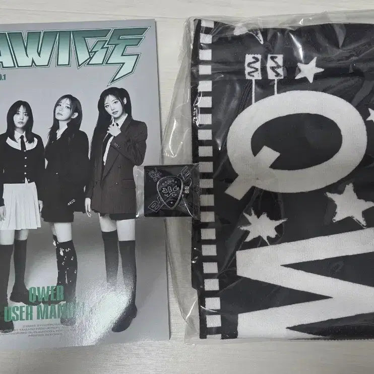 [BUNJANG] QWER 1st Fanclub Full Set / QWER 1기 팬클럽 풀박