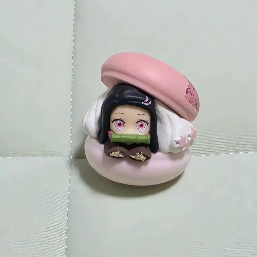 [BUNJANG] Demon Slayer Nezuko Macaron Gacha Figure / 귀멸의 칼날 네즈코 마카롱 가챠