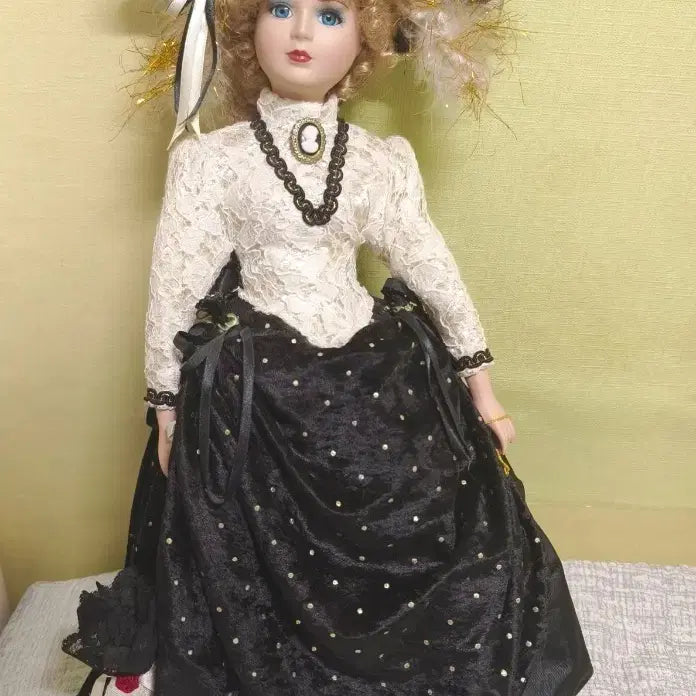 [BUNJANG] Antique Bisque Porcelain Doll with Parasol / 비스크인형 , 앤틱인형 팔아요 포셀린