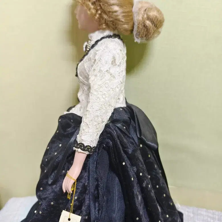 [BUNJANG] Antique Bisque Porcelain Doll with Parasol / 비스크인형 , 앤틱인형 팔아요 포셀린