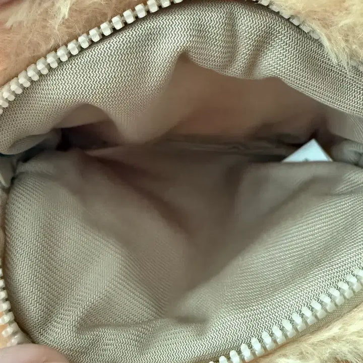 [BUNJANG] Fluffy Pouch / 터래기 파우치