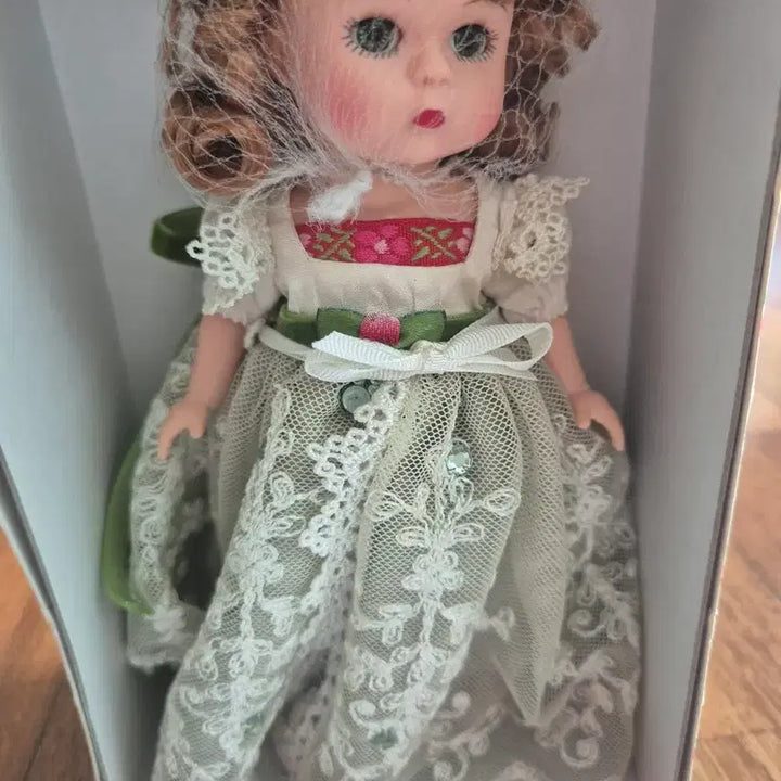 [BUNJANG] Madame Alexander 8-Inch Doll &