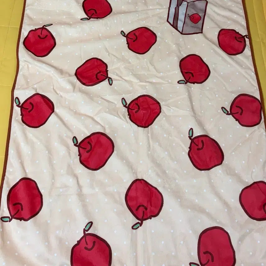 [BUNJANG] Demotional Days Apple Plush Blanket Park Moon-dae / 데못죽 사과떡 담요 박문대