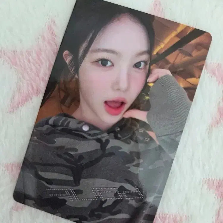 [BUNJANG] LeeAn Izw Special Event Photocard / 하투하 이안 이즈위 특전 양도!