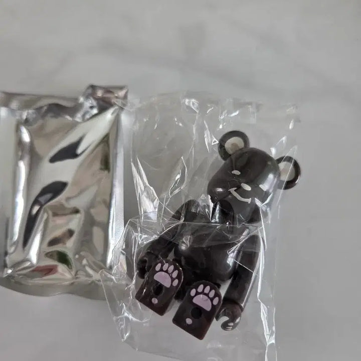 [BUNJANG] Bearbrick 28th Edition x Clot Polar Bear / 베어브릭 28탄 clot 폴라베어 내봉투터짐 팝니다.