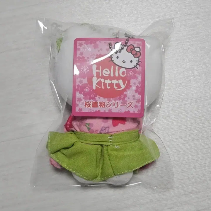 [BUNJANG] Sanrio Hello Kitty Kimono Doll / 산리오 헬로키티 기모노 인형