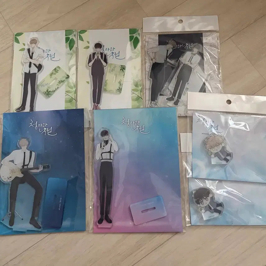 [BUNJANG] Cheongsagwanakwon MoeFun Myung Myung Jaewon Yang Mae Hwa Acrylic Set / 청사과낙원 모펀 명매 명재원 양매화 아크릴 일괄