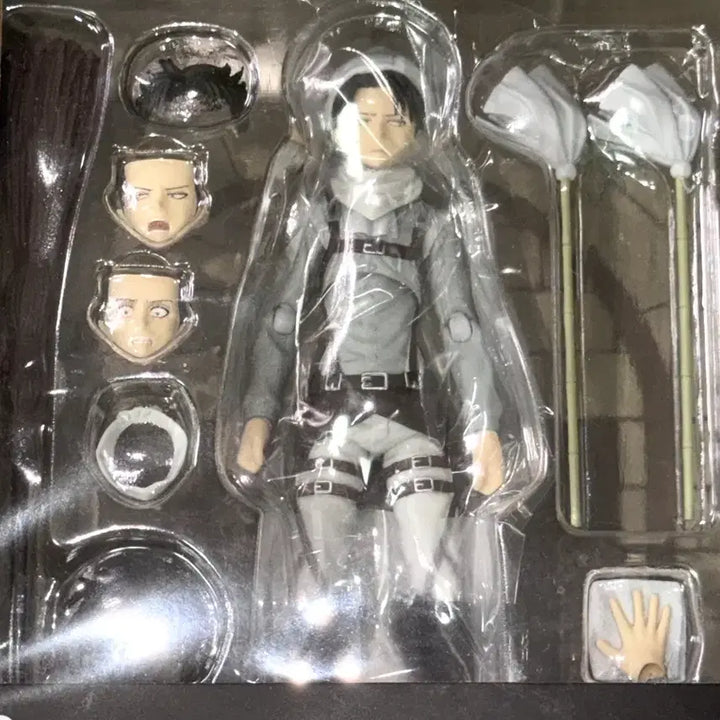 [BUNJANG] Attack on Titan Levi Figma Cleaning Ver. (Sealed) / [미개봉] 진격의 거인 리바이 피그마 청소Ver.