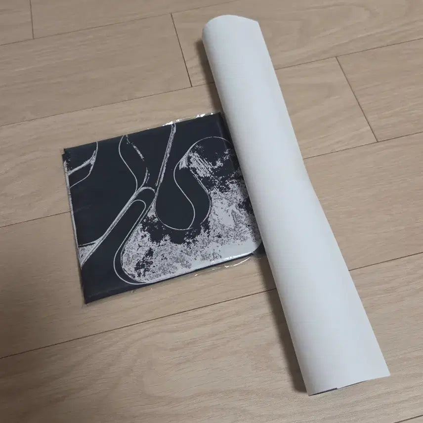 [BUNJANG] Mukai Taichi TAIL Signed Poster &amp; Handkerchief Set / 무카이타이치 TAIL 싸인 포스터 손수건