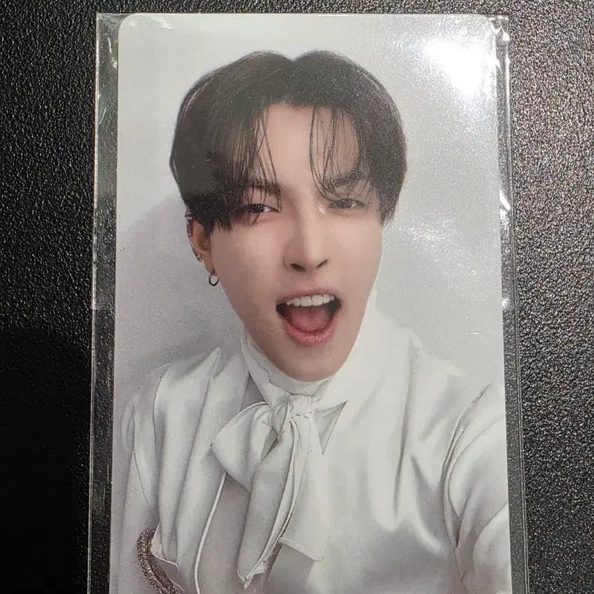 [BUNJANG] ATEEZ Aniteez Deja Vu Lucky Draw POB Hongjoong Photocard / 에이티즈 애니티즈 데자부 팝업 10만원 특전