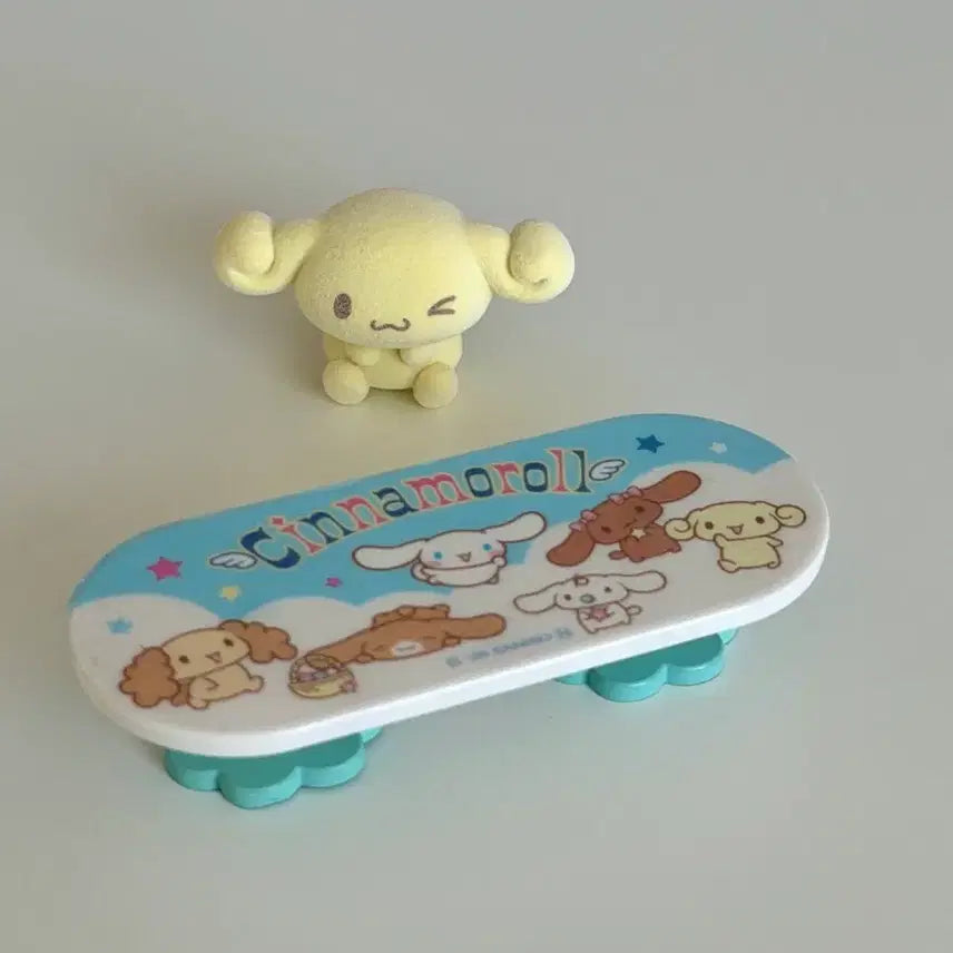 [BUNJANG] Cinnamoroll Relaxing Living Room Figure &amp; Espresso Pouch Set / 시나모롤 리멘트 느긋한 리빙룸 피규어 에스프레소 유우시 인형 파우치