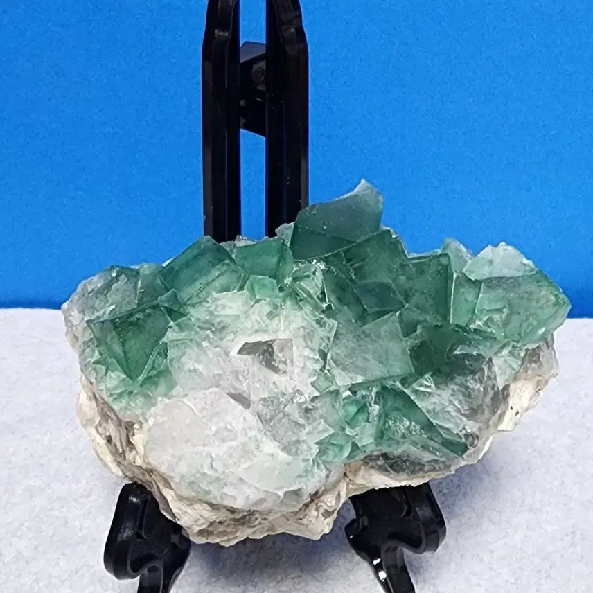 [BUNJANG] Natural Fluorite Cluster Crystal Raw Stone with Stand / 천연크리스탈 녹색형석 클러스터 원석 + 받침대