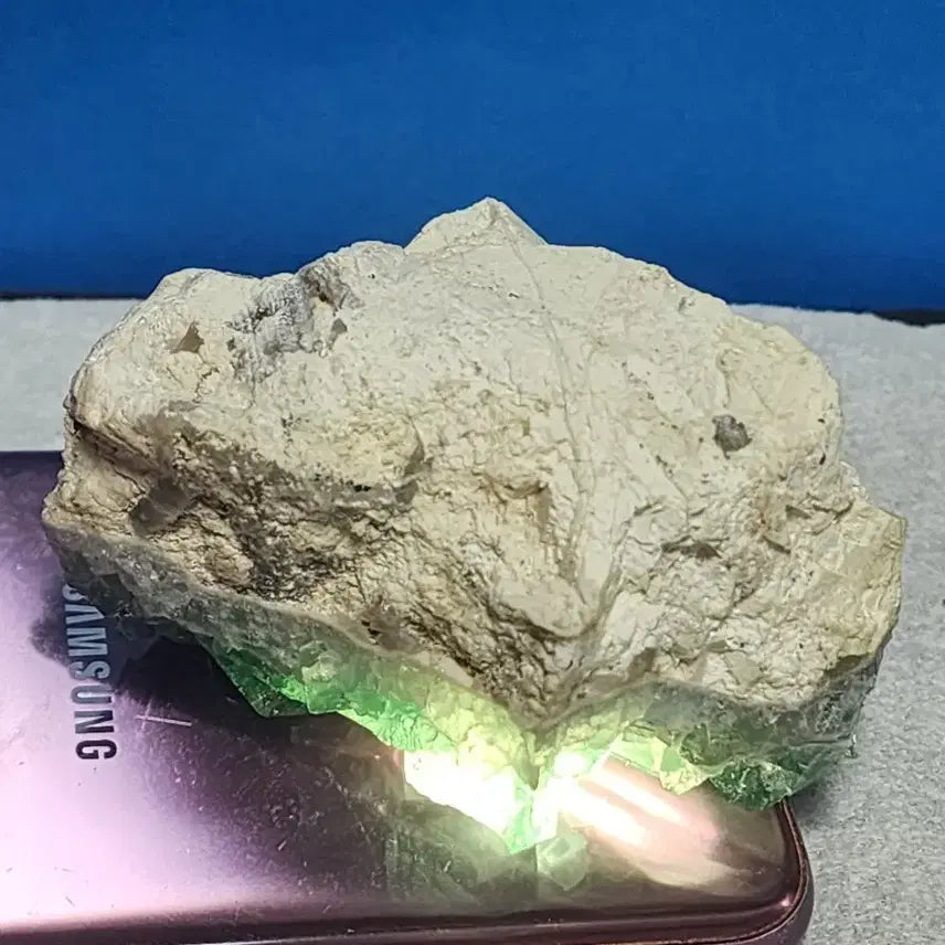 [BUNJANG] Natural Fluorite Cluster Crystal Raw Stone with Stand / 천연크리스탈 녹색형석 클러스터 원석 + 받침대