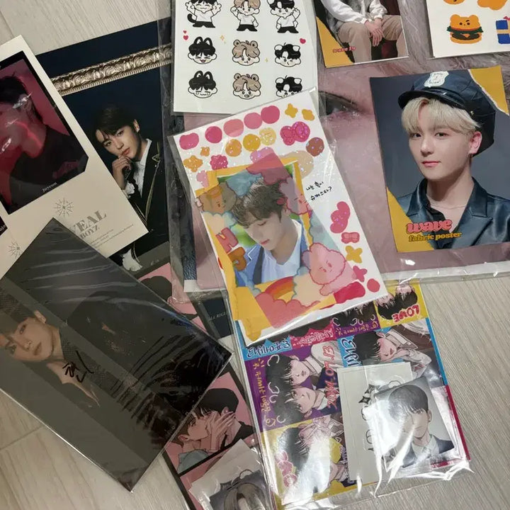 [BUNJANG] The Boyz Hyunjae Fabric Poster / 더보이즈 현재 굿즈 처분 패브릭포스터 포카