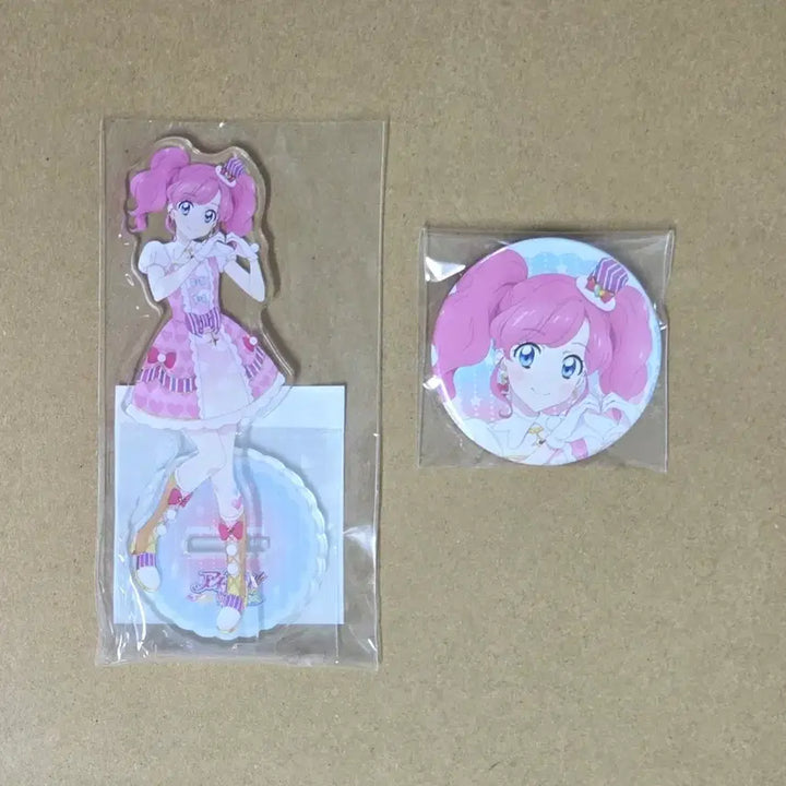 [BUNJANG] Aikatsu! Stars! Madoka Momoka Unit Cup Skips Acrylic &amp; Can Badge Bundle (Sealed Acrylic, Unsealed Can Badge) / (하자 있음) 아이카츠 아이엠스타 마도카 모모 유닛컵 스킵스 아크릴, 캔뱃지 일괄 판매