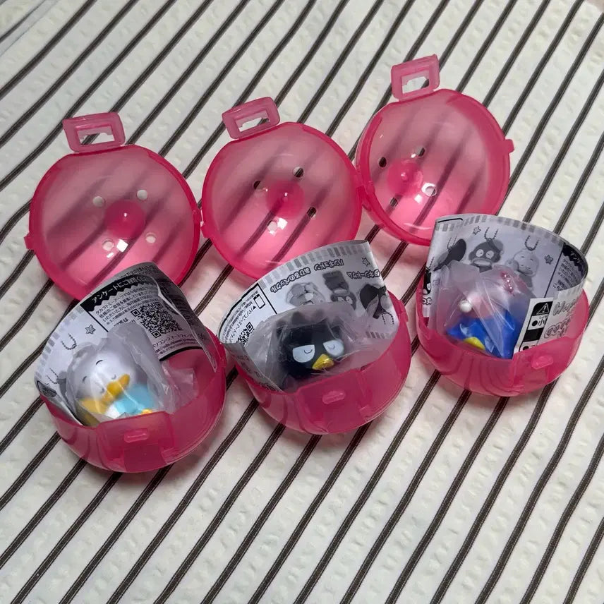 [BUNJANG] Sanrio Happy Danbui Sleeping Gacha Keyring (Badtz-Maru, Pekkle, Tuxedo Sam) / 산리오 해피단부이 잠자는 가챠 키링 (배드바츠마루,페클,턱시도샘)