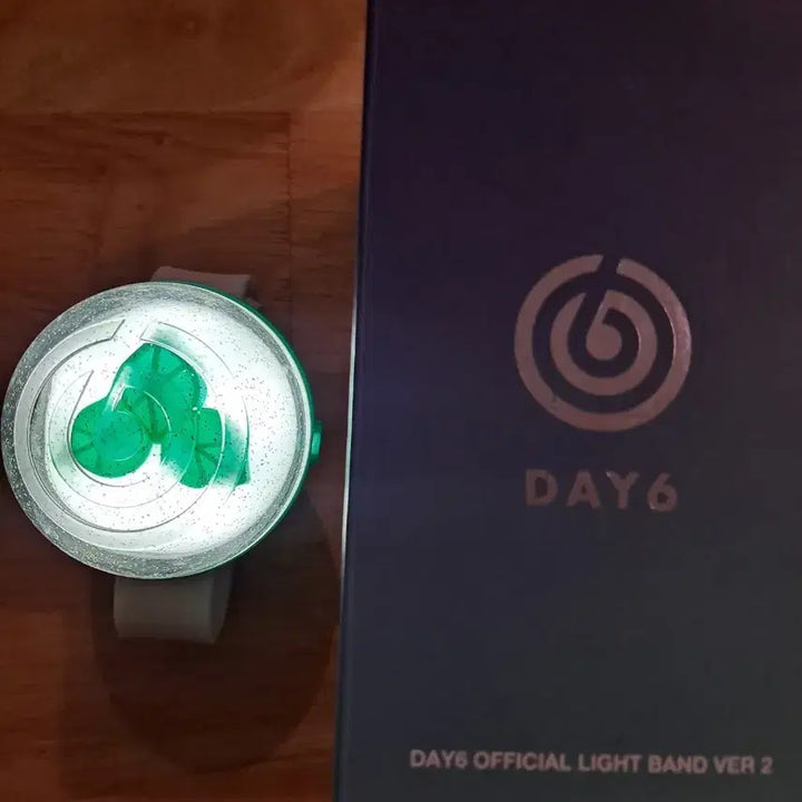 [BUNJANG] Day6 Made in Day6 Lightstick Ver.2 / 데이식스 마데워치 라이트밴드 ver2 응원봉