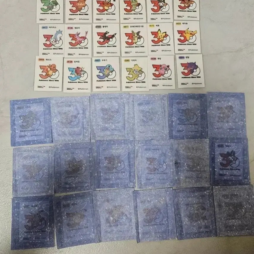 [BUNJANG] Pokemon 30th Anniversary Logo 18-Piece Set Unsealed / 포켓몬 띠부씰 30주년 로고 18종 미개봉 판매