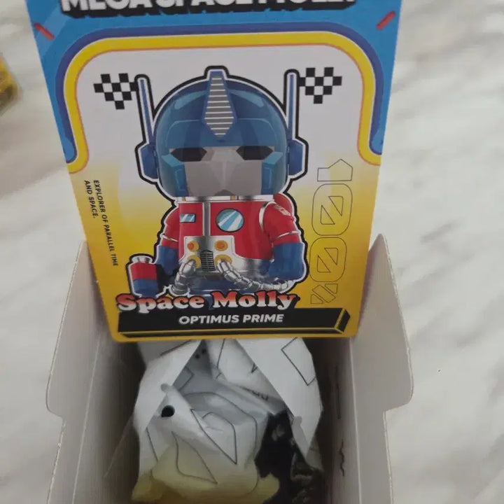 [BUNJANG] Pop Mart Mega Space Molly 100% Series 4 Optimus Prime / 팝마트 메가 스페이스 몰리 100% 시리즈 4탄 옵티머스 프라임 판매