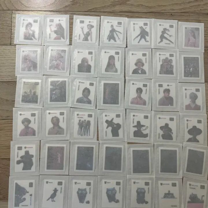 [BUNJANG] GS25 Demon Hunter K-Pop Sealed 42-Type Set / GS25 KPOP 데몬헌터 띠부띠부씰 42종 미개봉 팝니다