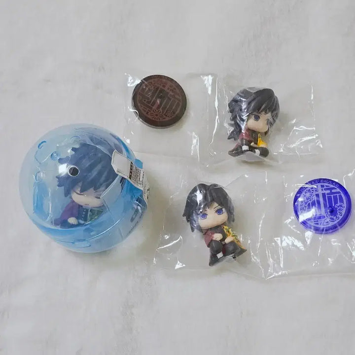 [BUNJANG] Demon Slayer: Kimetsu no Yaiba Gyomei Shoulder Perching &amp; Swarasetai Gacha Figure Set / 귀멸의 칼날 어깨쿵, 스와라세타이 기유 가챠 피규어