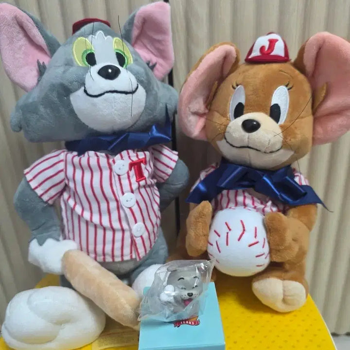 [BUNJANG] Tom and Jerry Baseball Medium Plush Set + Mini Keyring / 톰과제리 야구 중형 인형 2종 세트 + 미니키링 증정