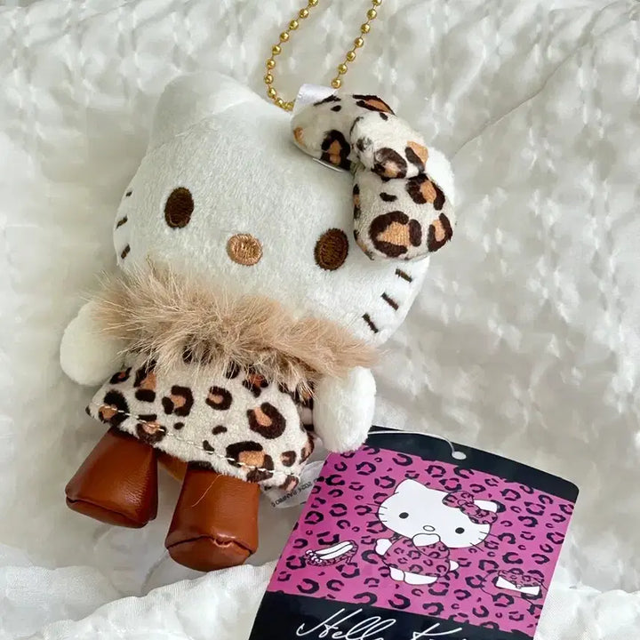 [BUNJANG] Sanrio Hello Kitty Leopard Costume Fur Doll Keychain / 택0,새상품) 산리오 헬로키티 레오파트 코스튬 퍼 인형 키링
