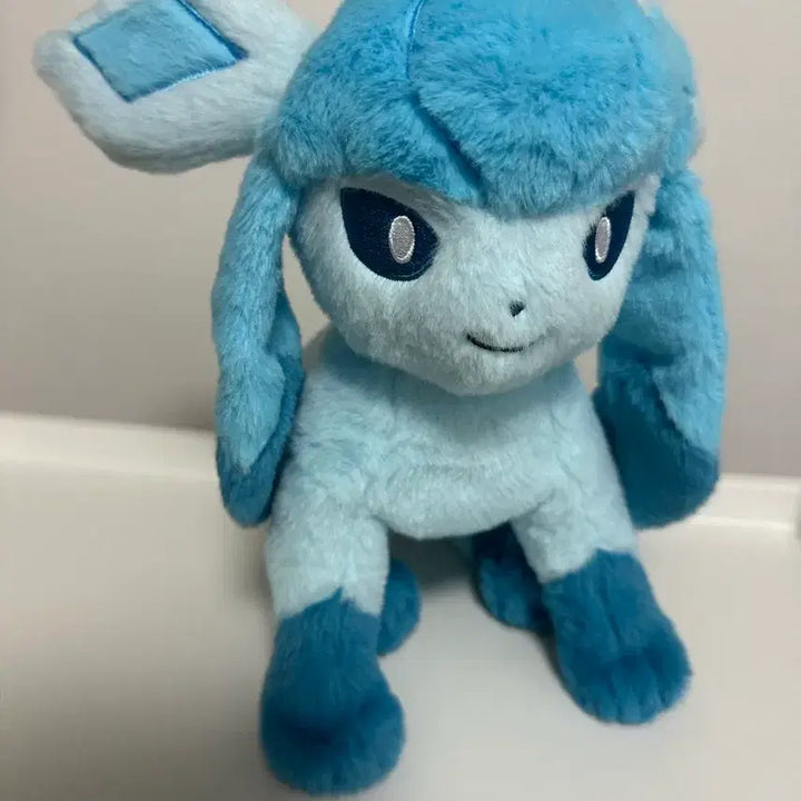 [BUNJANG] Pokemon Center Glaceon Kutakutatta M Size Plush / 오늘만할인)글레이시아 쿠타쿠타탓타 M사이즈 포켓몬센터 인형 포켓몬 정품 이브이즈