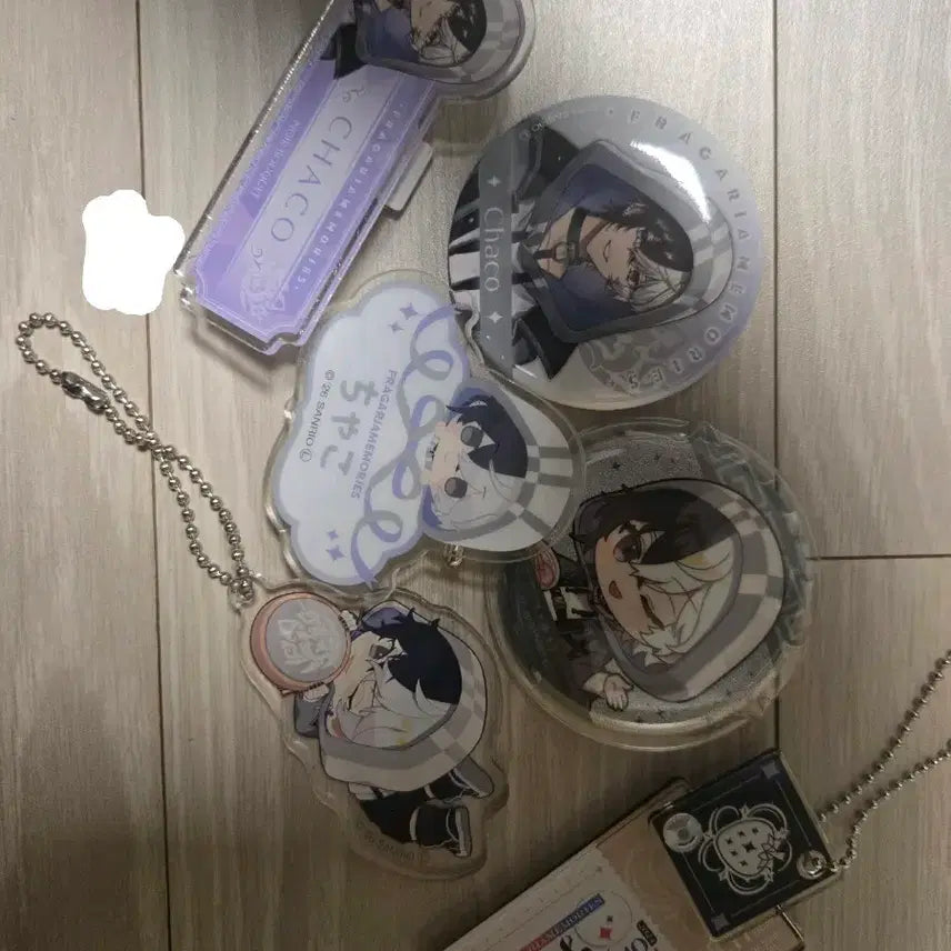 [BUNJANG] Fragaria Memories Chaco Acrylic Keyring &amp; Badge Goods Set / 프라가리아 메모리즈 차코 아크릴 키링 뱃지 굿즈 세트