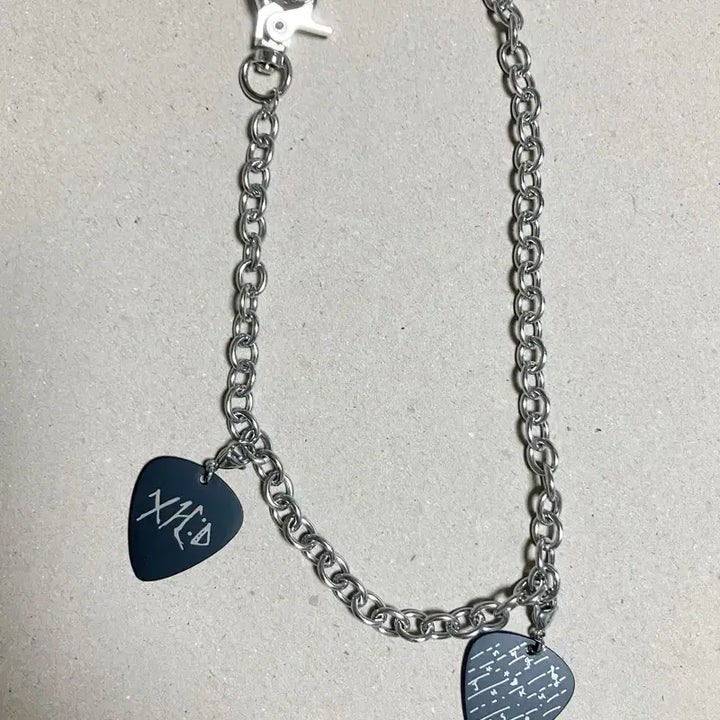[BUNJANG] Xdinary Heroes 2025 Summer Concert MD Goods Peak Chain (Jeongsu, Gaon) / 엑디즈 썸머콘 피크 체인 (정수, 가온)