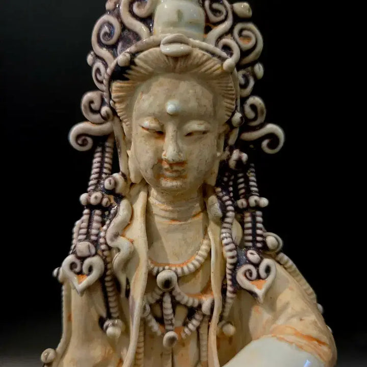 [BUNJANG] Celadon Porcelain Seated Avalokiteśvara Statue / 수월관음 보살 좌상