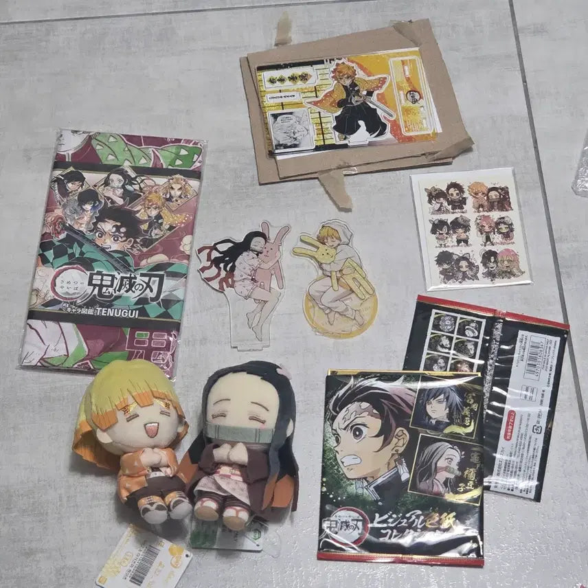 [BUNJANG] Demon Slayer Official &amp; Unofficial Merchandise Bundle Set / 귀멸의칼날 공굿+비공굿 일괄판매