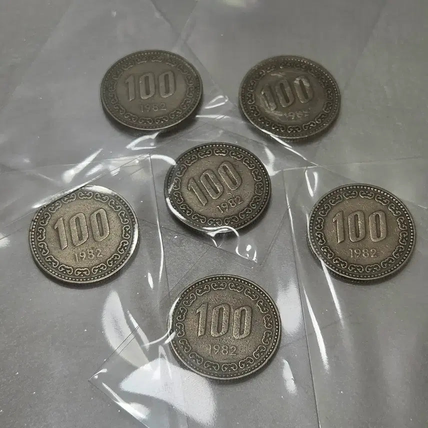 [BUNJANG] 1982 100 Won Coins (6) + 1970 10 Won Coin (1) Bundle Set / 1982년 100원 6개 + 1970년 10원 1개 일괄