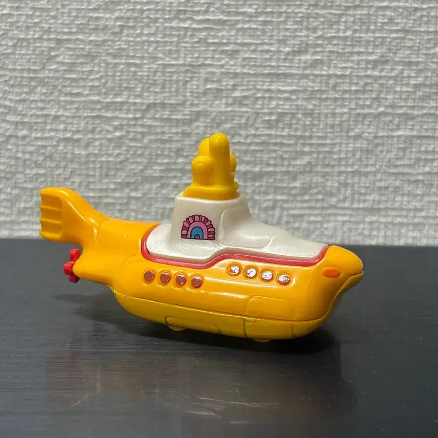 [BUNJANG] Hot Wheels Premium Beatles Yellow Submarine Die-cast / 핫휠 프리미엄 비틀즈 옐로우 서브마린 다이캐스트 단순개봉 미전시