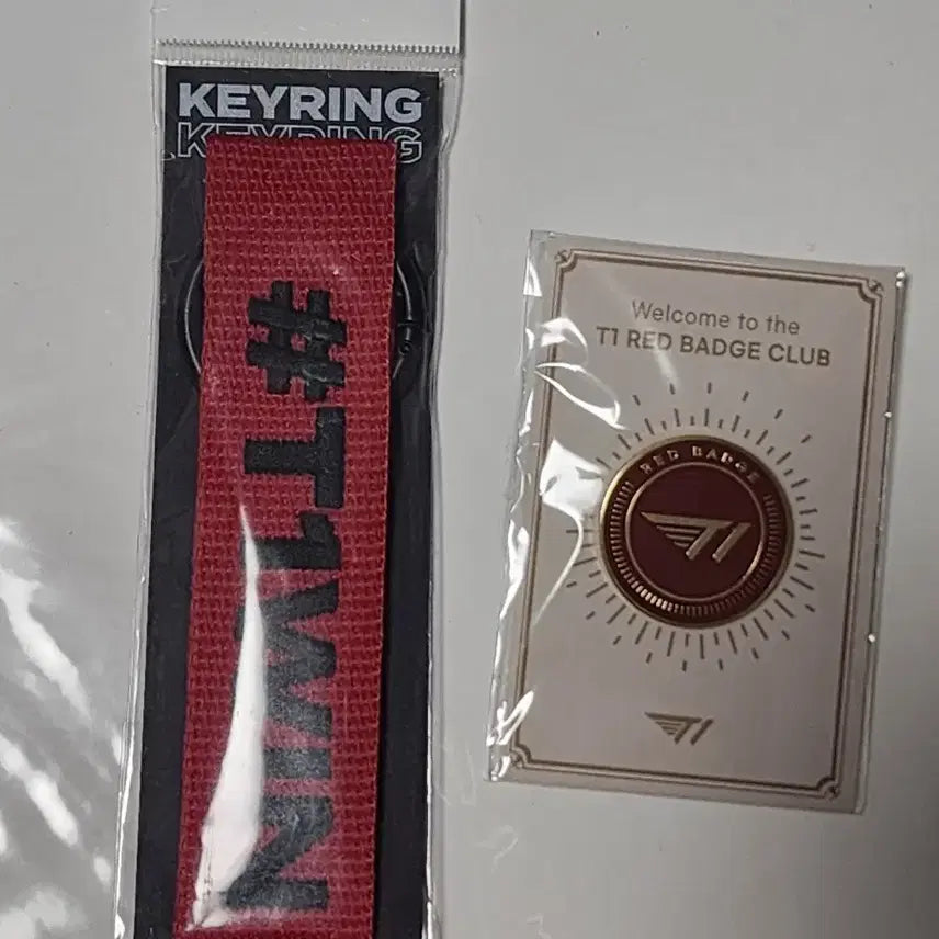 [BUNJANG] T1 YouTube Membership Goods Keyring &amp; Badge Set / T1 유튜브 멤버쉽 굿즈 키링 뱃지