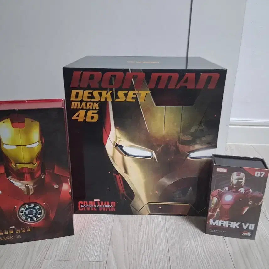 [BUNJANG] Iron Man Mark 3 / Mark 7 / Mark 46 Desk Set / 아이언맨 마크 3 / 마크 7 / 마크 46 데스크 세트