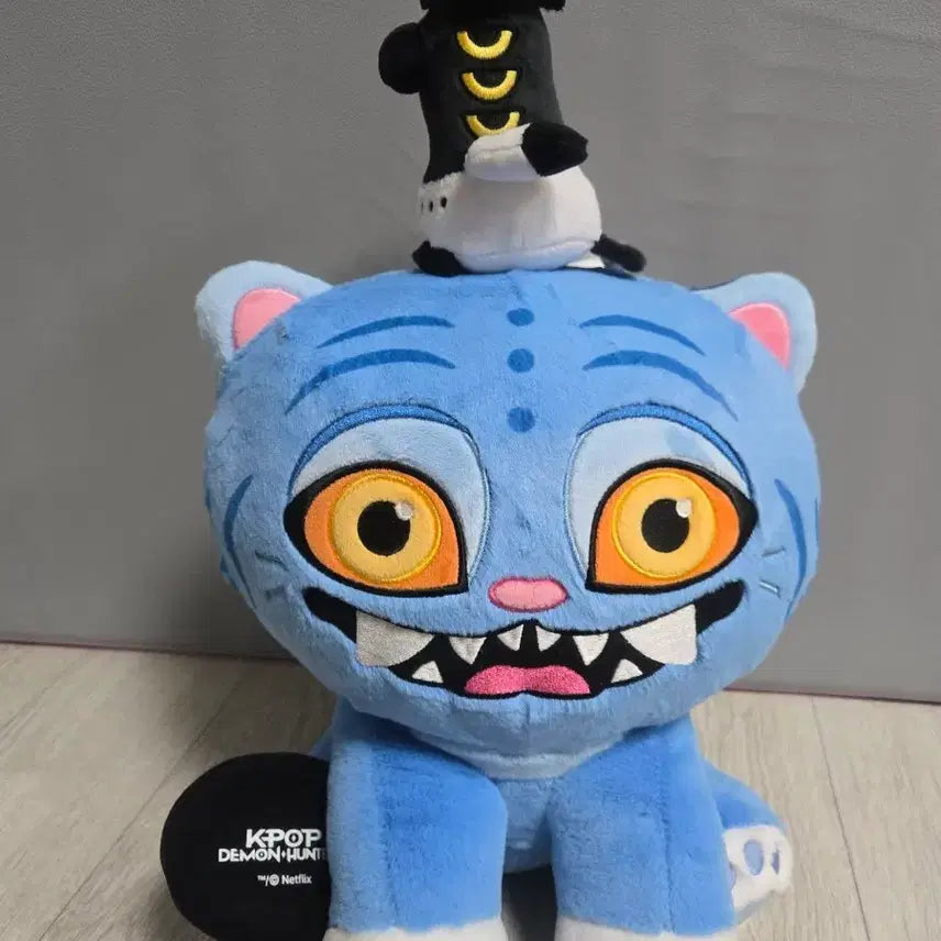 [BUNJANG] Netflix K-Pop Demon Hunters Official Merchandise Duffy + Seozi Plush Set / 넷플릭스 케데헌 서울 팝업 공식굿즈 더피+서씨 인형