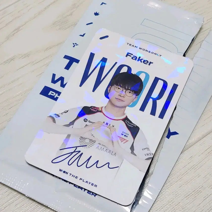 [BUNJANG] T1 Faker Holographic Photocard / 우리은행 T1 페이커 홀로그램 포카