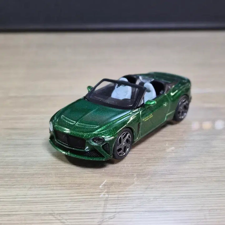 [BUNJANG] Mini GT Bentley Mulliner Bacalar 1:64 Scale Scarab Green (Defective) / 미니지티 벤틀리 뮬리너 바칼라 그린 하자품