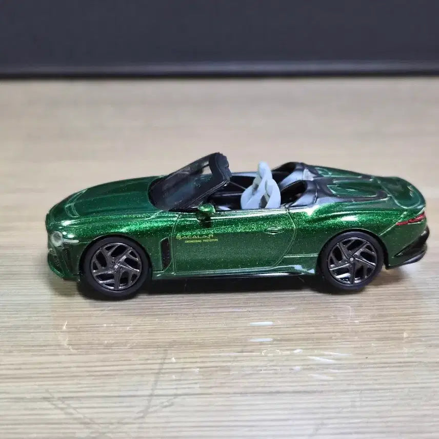 [BUNJANG] Mini GT Bentley Mulliner Bacalar 1:64 Scale Scarab Green (Defective) / 미니지티 벤틀리 뮬리너 바칼라 그린 하자품
