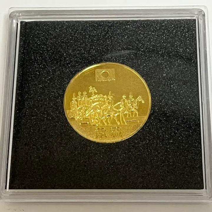 [BUNJANG] Japanese Imperial Family 20th Wedding Anniversary Commemorative Medal 1979 / 일본 황실 황태자 부부 결혼 20주년 기념 메달 1979년 쇼와 54년 황실 국화문장