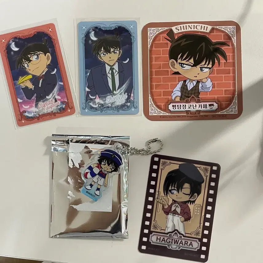 [BUNJANG] Detective Conan Cafe Keyring &amp; Photocard Bundle Set (Kenji, Shinichi) / 명탐정코난 카페 키링 세라 특전 켄지 신이치 포카 코난 신이치 일괄 판매