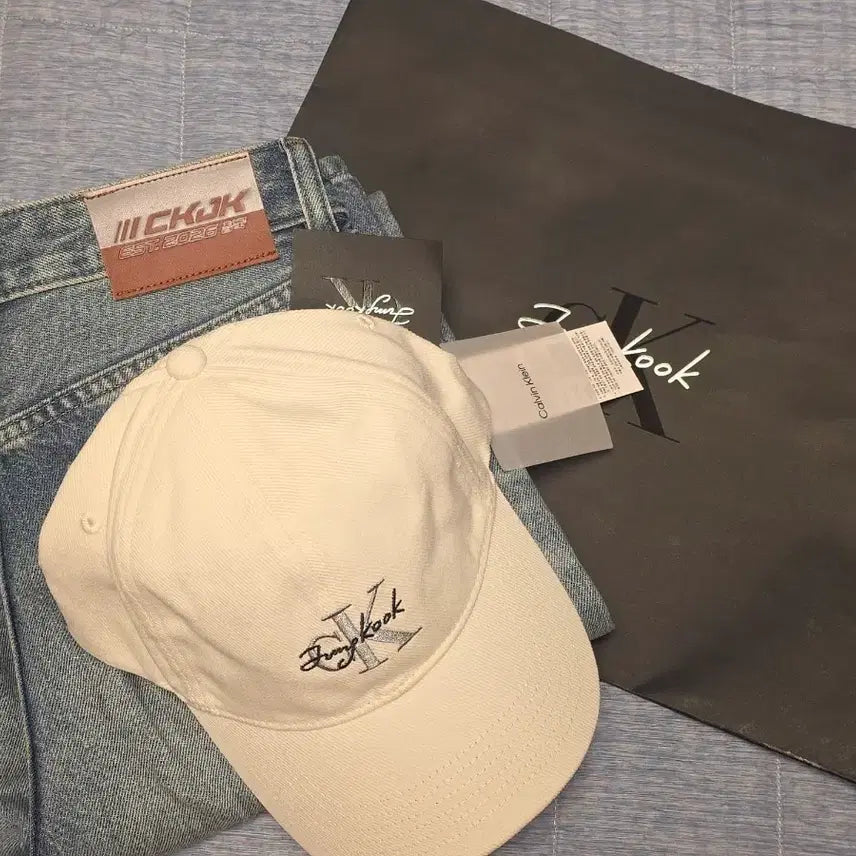 [BUNJANG] Calvin Klein x Jungkook Collaboration Hat and Pants Bundle Set / CKJK 정국 캘빈클라인 콜라보 모자 바지 일괄