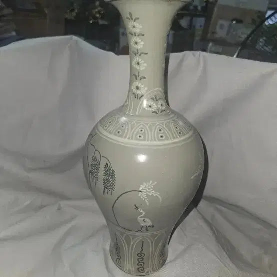 [BUNJANG] Celadon Porcelain Vase with Willow and Crane Inlay - 30cm Traditional Ceramic / 청자상감 버드나무.학문 장경 화병 30cm.전통 도자기