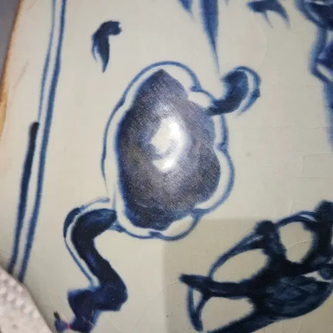 [BUNJANG] Celadon Porcelain Vase with Dragon Motif / 청화백자용문청구호