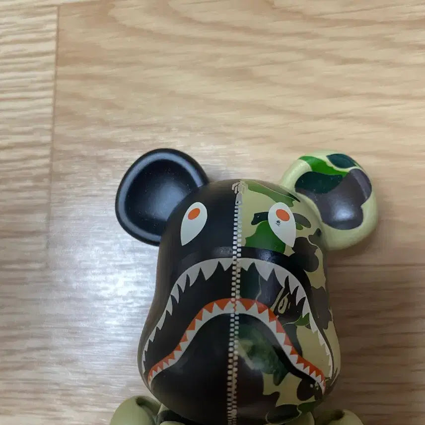 [BUNJANG] Bearbrick BAPE Camo Shark Die-cast 200% / 베어브릭 베이프 카모샤크 초합금 200% 팝니다