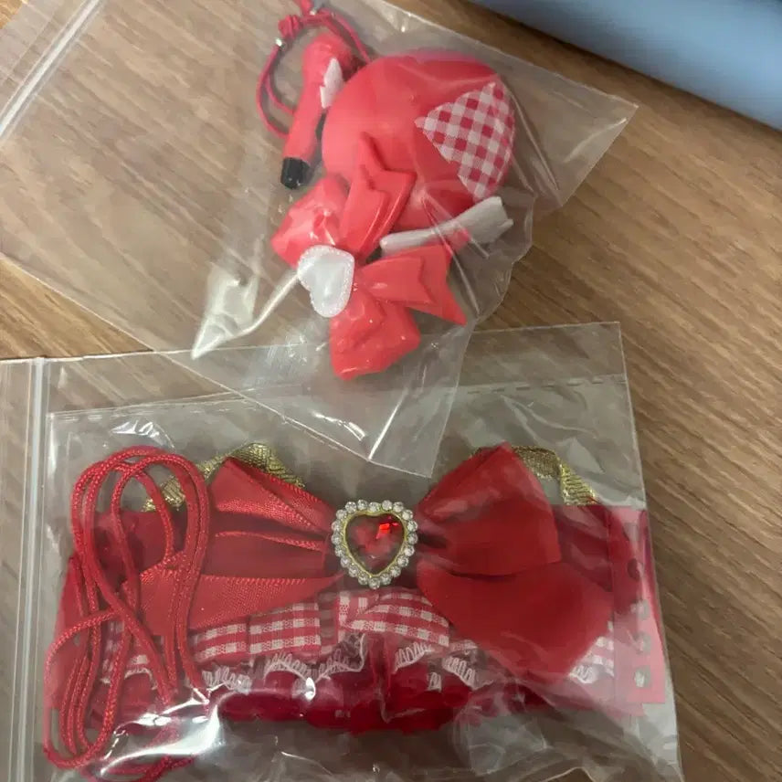 [BUNJANG] Oshikatsu Kōde Narikiri Costume (Red) Doll Clothes / 인형옷 가챠) 오시카츠 코디 아이돌 나리키리 코스튬 (레드)