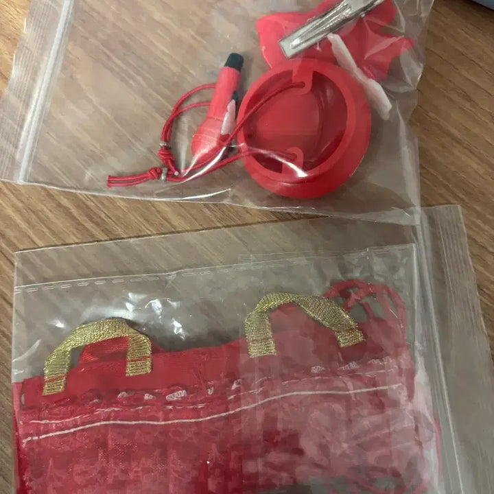 [BUNJANG] Oshikatsu Kōde Narikiri Costume (Red) Doll Clothes / 인형옷 가챠) 오시카츠 코디 아이돌 나리키리 코스튬 (레드)