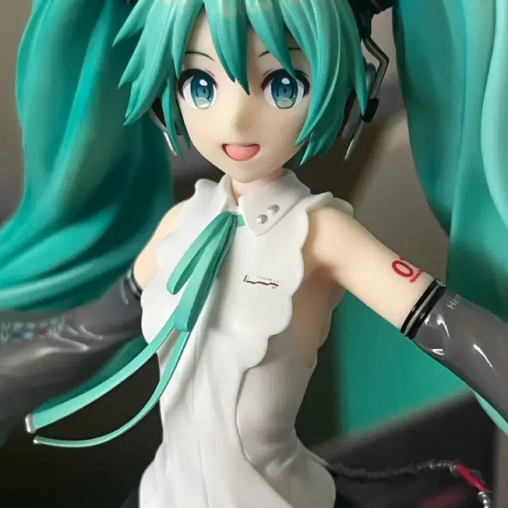 [BUNJANG] Hatsune Miku NT Ver. 1/8 Scale Figure / 하츠네 미쿠 NT Ver. 피규어 1/8 스케일